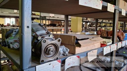 Części samochodowe (AUTOSAN, KAMAZ, UAZ) - pakiet zawierający 149 poz. asort. (wg oddzielnego wykazu), w tym m.in.: czujniki, drzwi prawe, głowica cylindrów, krzyżaki wału napędowego, mechanizm kierowniczy oraz różnicowy, pierścienie, pompa wody, półosie, resory tylne, skrzynia odbioru mocy, tarcze dociskowe sprzęgła, uszczelki, wały napędowe, zawory, zestawy panewek, zwrotnica osi przedniej itp. 